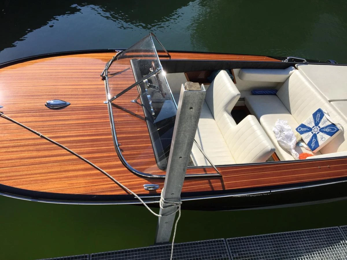 Pedrazzini · Wooden deck & seating